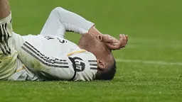 Mbappé Faces Fan Backlash Over Sardinia Trip During Injury