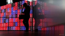 Japan Banks Battle for Deposits as Savers Chase Stock Market Boom