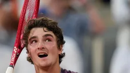 Fonseca Stuns Djokovic in Five-Set Roland Garros Epic