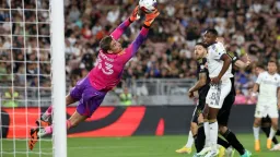US Goalkeeper Klinsmann Out for Season With Spine Injury