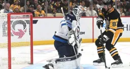 Penguins Edge Jets 5-4 in Shootout Behind Crosby, Rakell