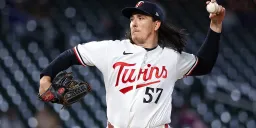 MLB Pitcher's Wife Battles Cancer While Pregnant, Welcomes First Child