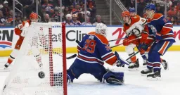 Kapanen's Late Goal Seals Oilers' Playoff Opener Win vs. Ducks