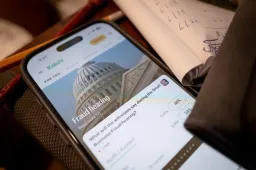 Kalshi Dominates US Prediction Markets Amidst Regulatory Showdown