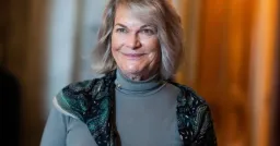 Senator Lummis Challenges Dimon on Crypto Bill, Cites Text for AML Protections