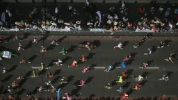 London Marathon Shatters Finisher Record, Sees Sub-2-Hour Men's Race