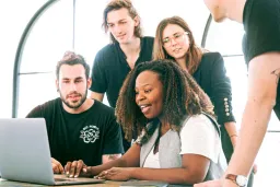 European Tech Workers Opt for Freelance Freedom Post-Layoffs