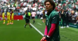Mexico Dominates Group Stage, Honors Memo Ochoa in Emotional Tribute