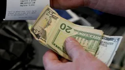 Moody's Warns US Recession Now 'Hard to Avoid' Amid Iran War