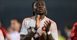 Manchester United and Chelsea Battle for Roma Midfielder Manu Koné