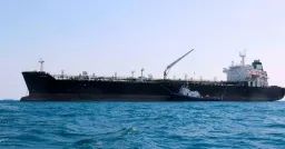 Oil Plunges as US-Iran Deal Reopens Strait of Hormuz Shipping