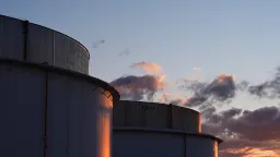 Oil prices rise as Middle East tensions persist
