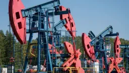 Oil Prices Dip Amid Geopolitical Tensions and Trade Policy Uncertainty