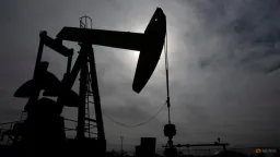 Oil Prices Drop 2% as Trump Halts Iran Strike Plan for Talks