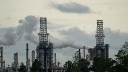 Oil Surges Past $114 Amid Iran Conflict Intensification