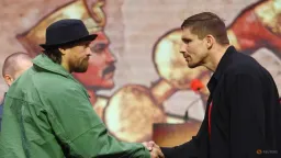 Usyk Defends Fight Against Kickboxer Verhoeven