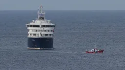 40 Passengers Left Hantavirus-Hit Cruise Ship After First Death