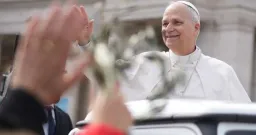 Pope Leo XIV Condemns War, Prays for Middle East Christians