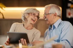 When to Claim Social Security: 62, 67, or 70?