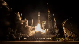 Space Race Heats Up: China's Rocket Fails, US Artemis Program Relies on Reusable Tech