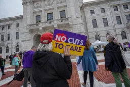 Middle-Aged Americans Delay Care Amid ACA Subsidy Expiry
