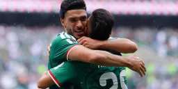 Raúl Jiménez Scores Emotional First World Cup Goal for Mexico