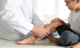 Childhood Joint Swelling May Signal Juvenile Arthritis