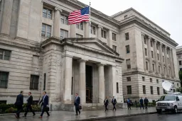 Kevin Warsh Confirmed as Next Federal Reserve Chair Amid Independence Concerns