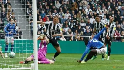 Sunderland Edges Newcastle in Dramatic Tyne-Wear Derby Late Winner