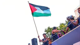 Spain PM Defends Barcelona's Yamal in Palestinian Flag Dispute