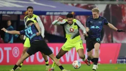 Dortmund Snatch Late Draw at Leipzig, Trail Bayern by Eight