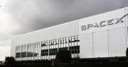 SpaceX Wins $4.16B Space Force Contract for Airborne Threat Tracking