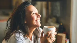 Tea vs. Coffee: The Health Showdown for Modern Professionals