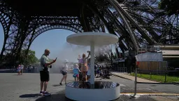 Paris Landmarks Shut Early Amid Deadly European Heatwave, Tourists Left Disappointed