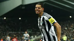 10-Man Newcastle Stuns Man Utd 2-1, Halts Carrick's Unbeaten Streak