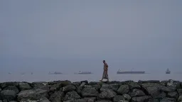 Trump Thanks Iran as Strait of Hormuz Reopens Amid Ceasefire