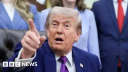 Trump: Iran Ceasefire on 'Massive Life Support' After Rejecting Counteroffer
