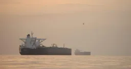 U.S. Negotiators Head to Pakistan for Talks on Extending Iran Ceasefire Amid Strait of Hormuz Standoff