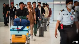 20 Thai Sailors Return Home After Ship Attack in Strait of Hormuz