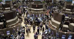 Tech Selloff Drags Bitcoin, Crypto to Yearly Lows on AI Profit Fears