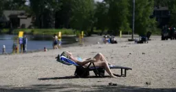 ‘Tanmaxxing’ Trend Raises Alarm as Young Adults Risk Skin Cancer for a Tan