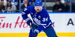 Matthews' Toronto Homecoming: Gold Medalist Honored by Maple Leafs Fans