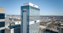 UBS Raises S&P 500 Target to 7,900 Citing AI-Driven Trade Stability
