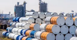 US Oil Inventories Hit 20-Year Low Amid Export Surge and Strategic Reserve Drawdown