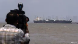 UAE Minister Demands Unconditional Opening of Strait of Hormuz
