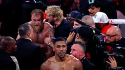 Usyk Backs Joshua to Beat Fury, Aids Title Preparation