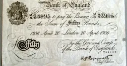 UK Borrowing Costs Hit 18-Year High Amid Political Turmoil