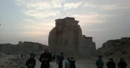 US Strikes Iran's Qeshm Island, Shaking Oil and Crypto Markets