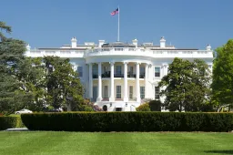 US Job Market Cools: 92,000 Jobs Lost, Unemployment Rises to 4.4%