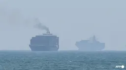 US Launches New Strikes on Iran, Citing Threat to Strait of Hormuz Shipping